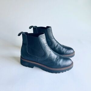 Caslon Black Leather Rubber Outsole Chelsea Boots size 9